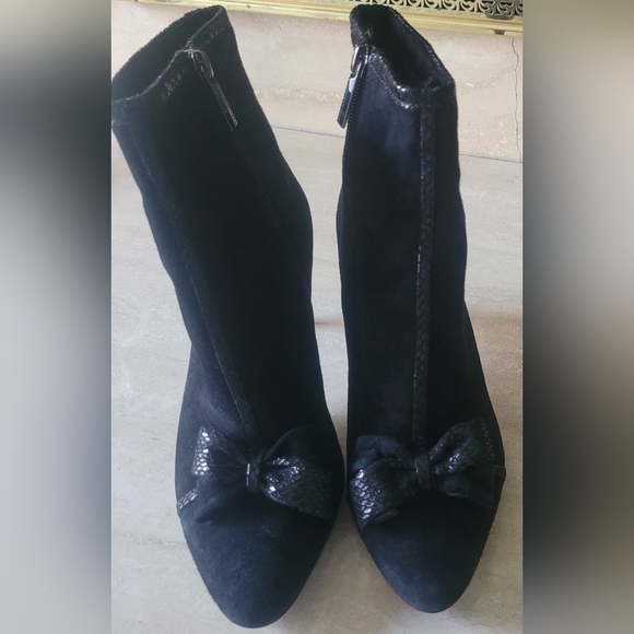 KARL LAGERFELD MONA SUEDE BOOTIES BLACK SIZE 8 - Picture 5 of 16